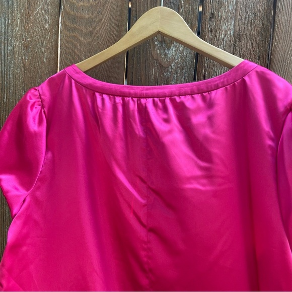 LA VITA Women’s Pink Satin Round Neck Cap Sleeve Blouse Size Large - Picture 7 of 8